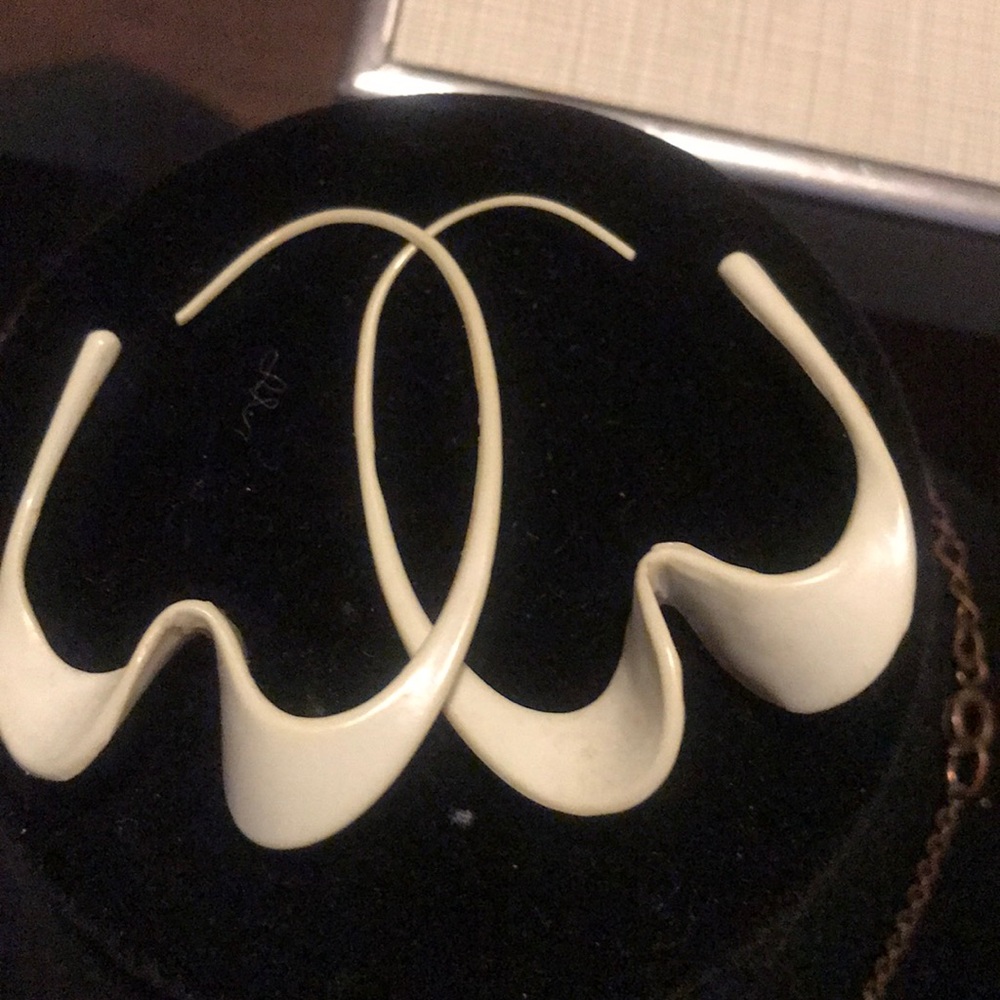 EARRINGS White Bakelite rare